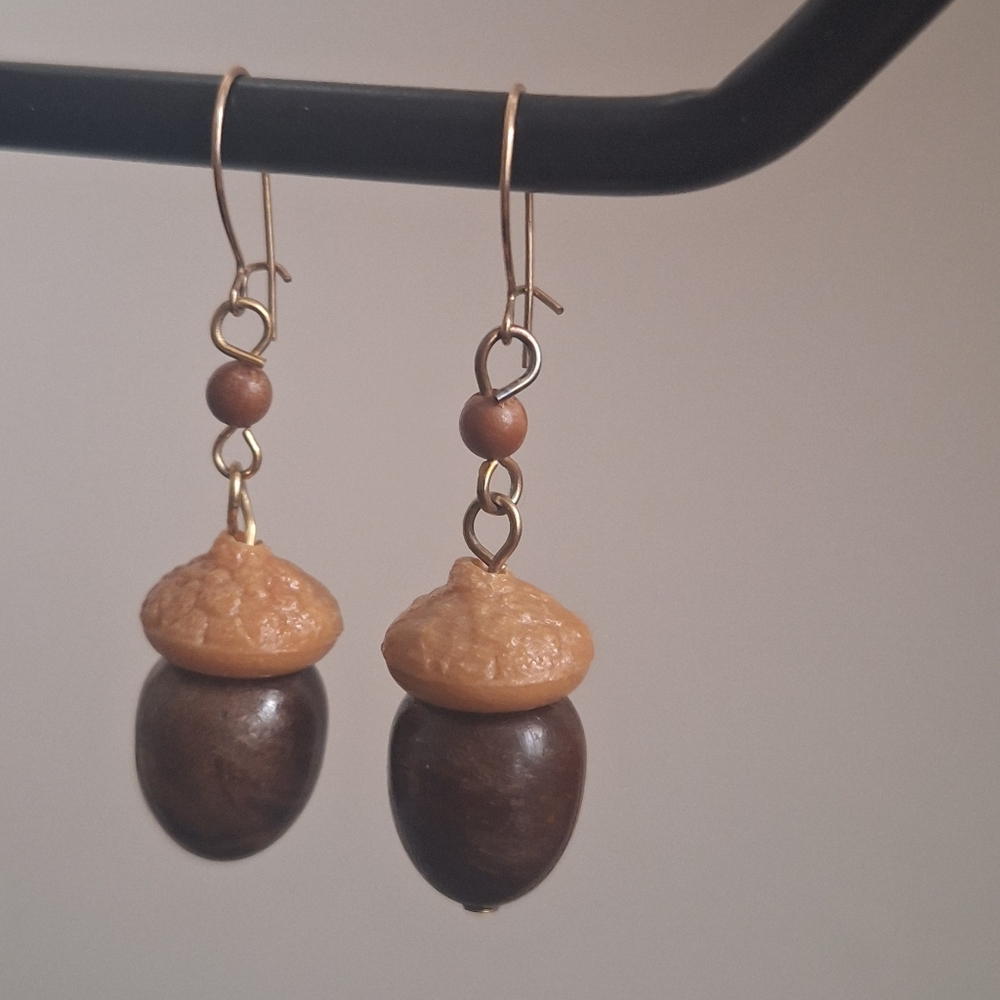 Acorn Pierced Dangle Earrings Brown Tan Kidney Hook Fall Autumn Oak Nut